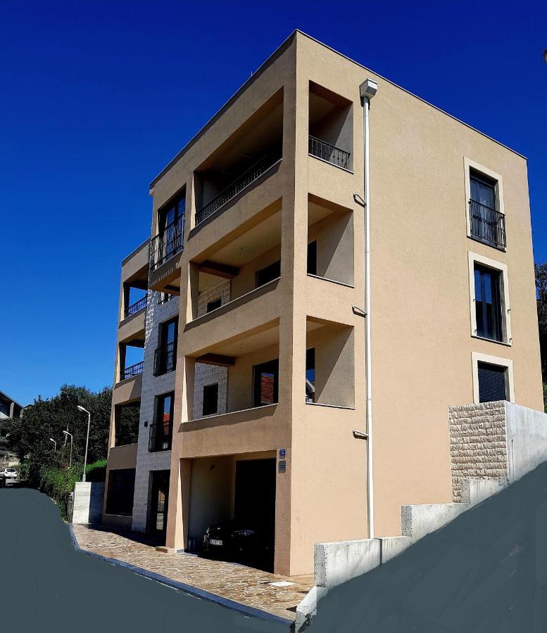 Ralux Apartman Tivat Luaran gambar