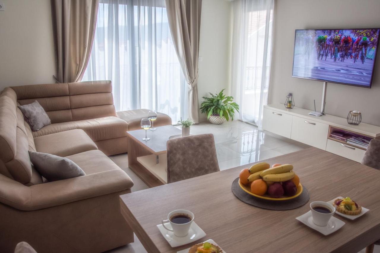 Ralux Apartman Tivat Luaran gambar