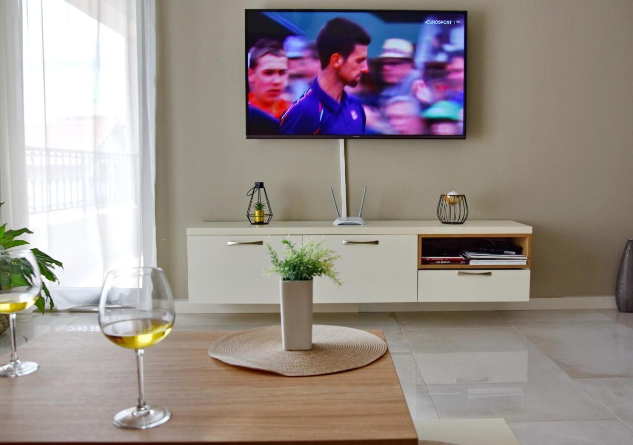 Ralux Apartman Tivat Luaran gambar