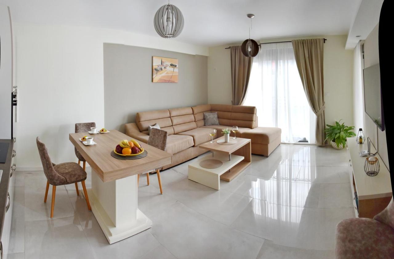 Ralux Apartman Tivat Luaran gambar