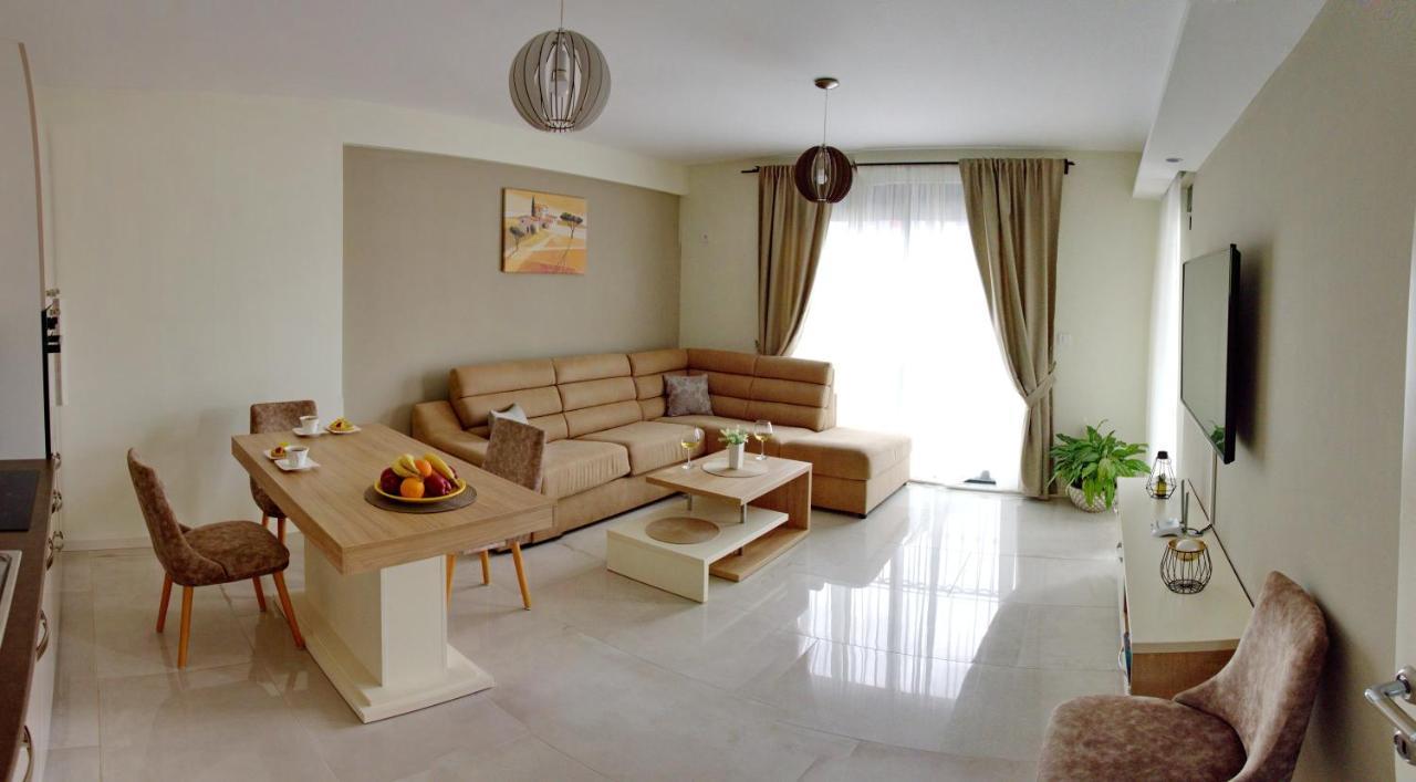Ralux Apartman Tivat Luaran gambar